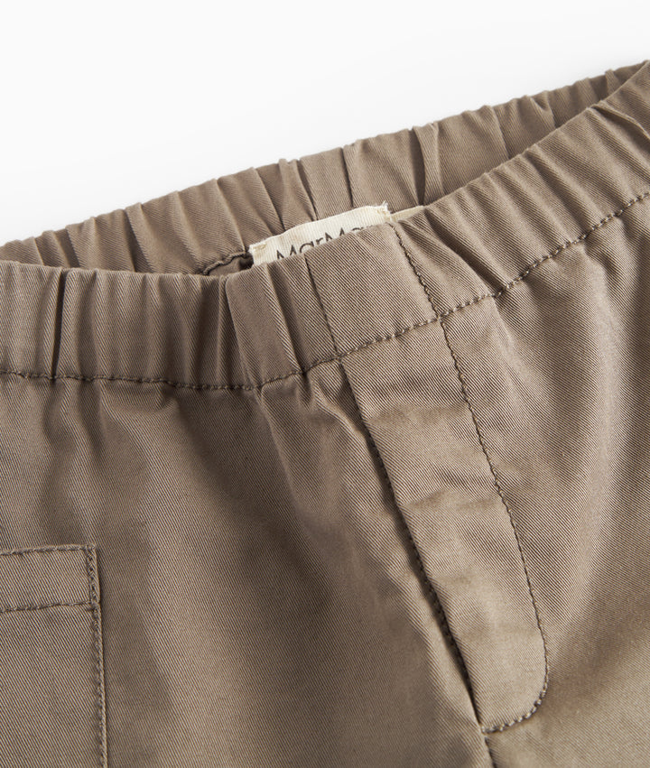 Polle buksur, Dusty Brown