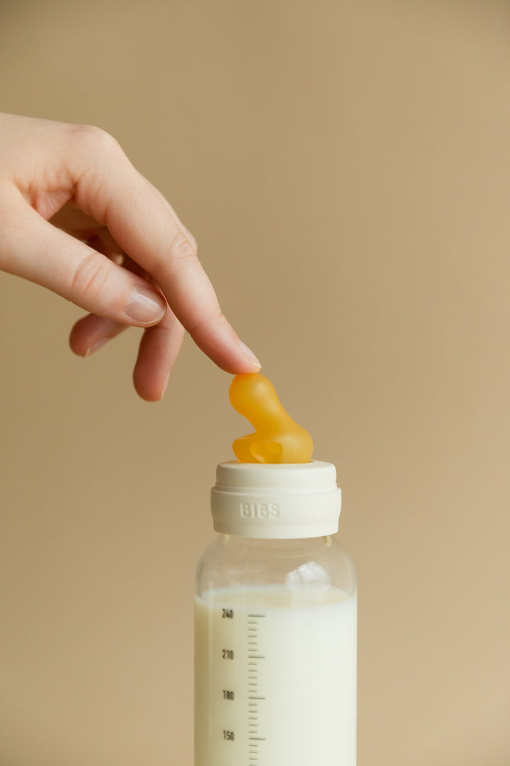 Glasfløska, 240 ml, Silikon, Blush