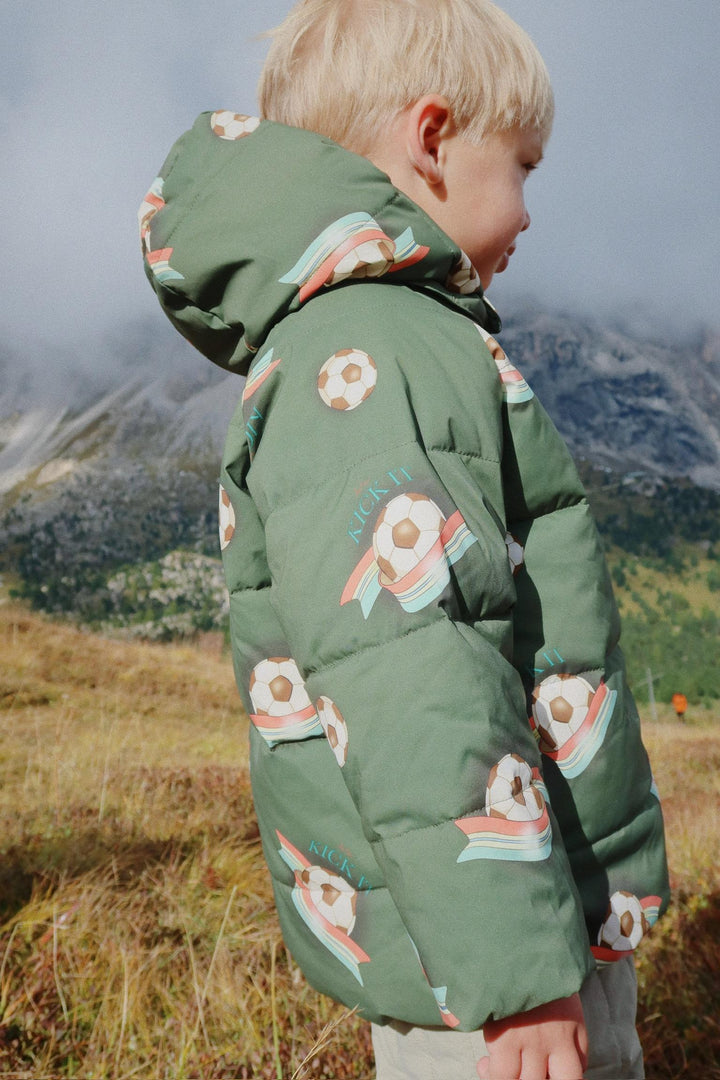 Nuka vetrarjakki, Kick It