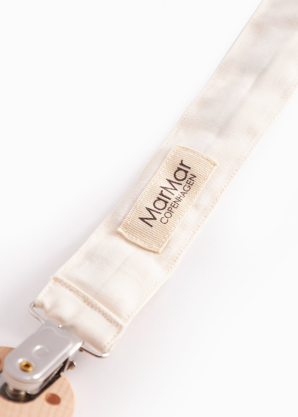 Alo suttuketa, Trains