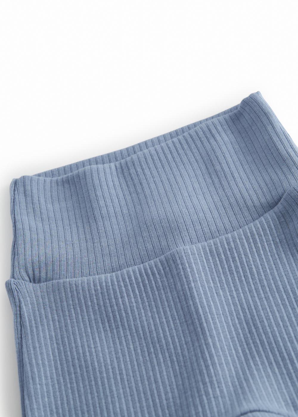 Piva buksur, Blue Iris