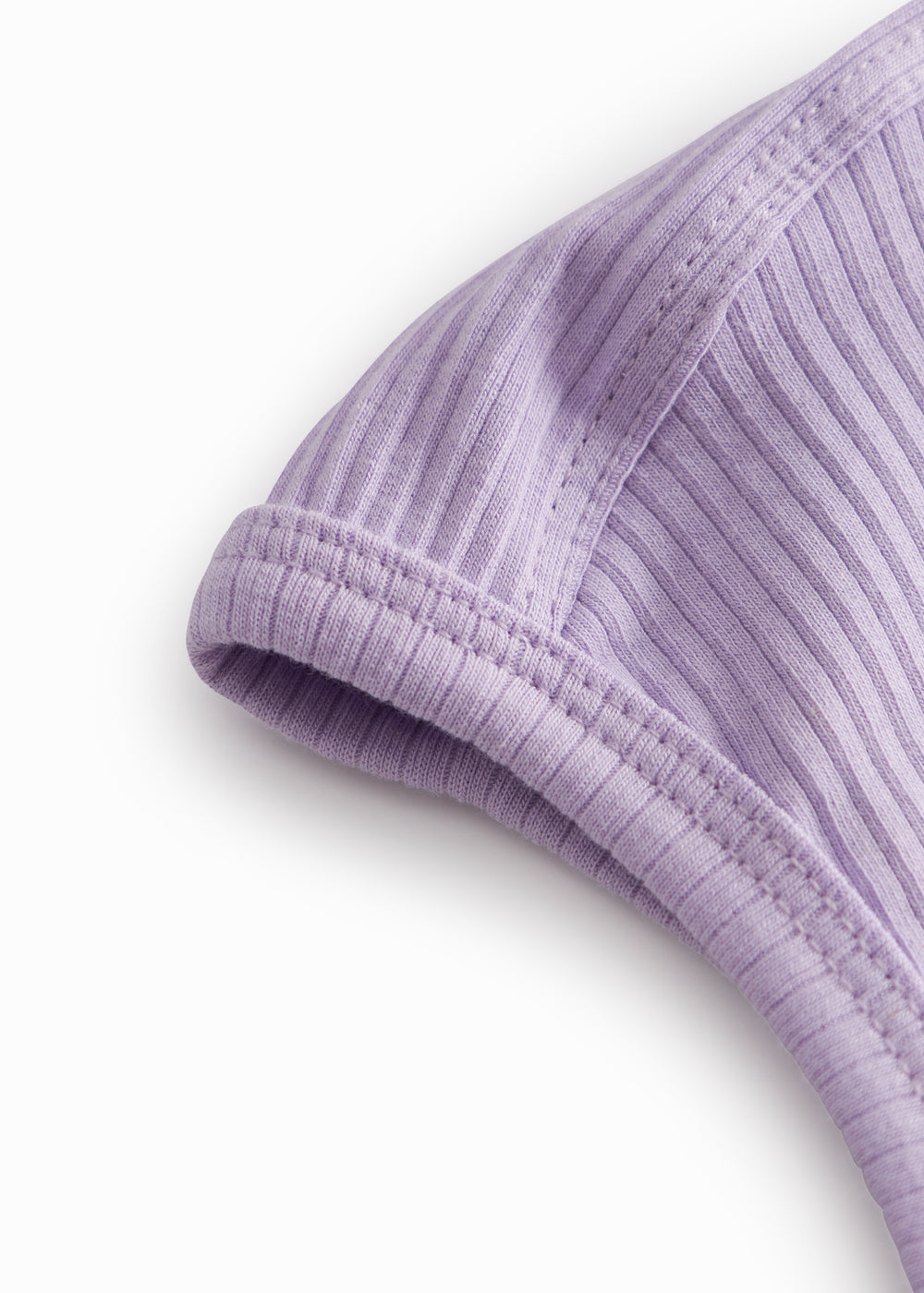 Modal brølapa, Lilacs