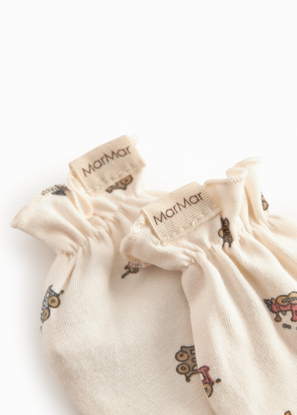 Smábarnavøttir, Trains