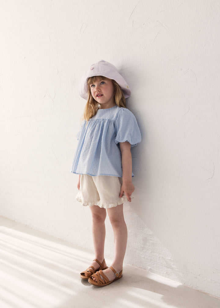 Tuky skjúrta, Windy Blue