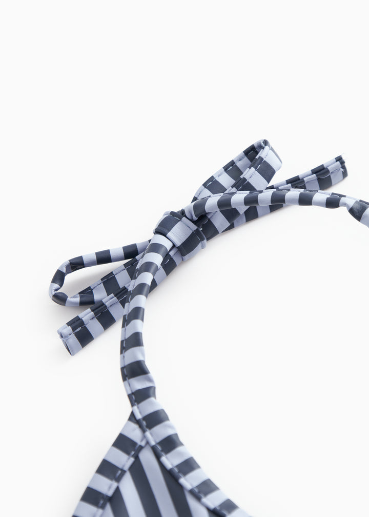 Bringuklútur, Blue Stripes