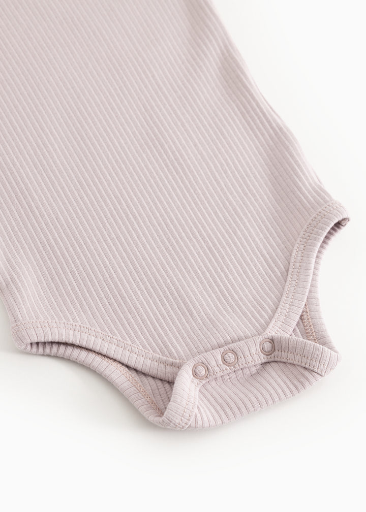 Modal body, Cloud Gray
