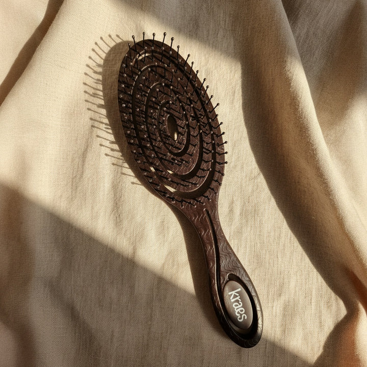 Magic Detangler bust