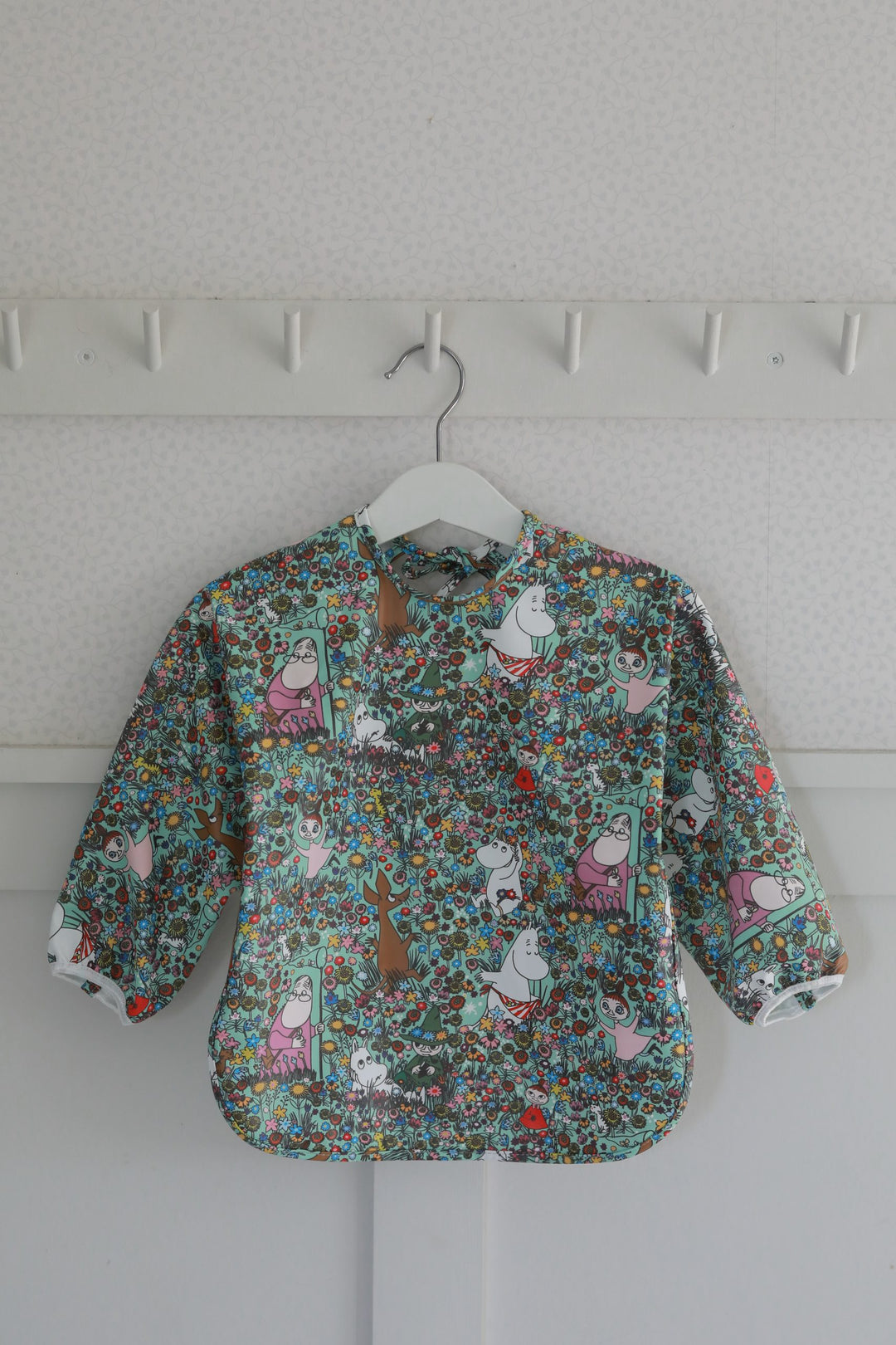 Moomin Meadow bringuklútur