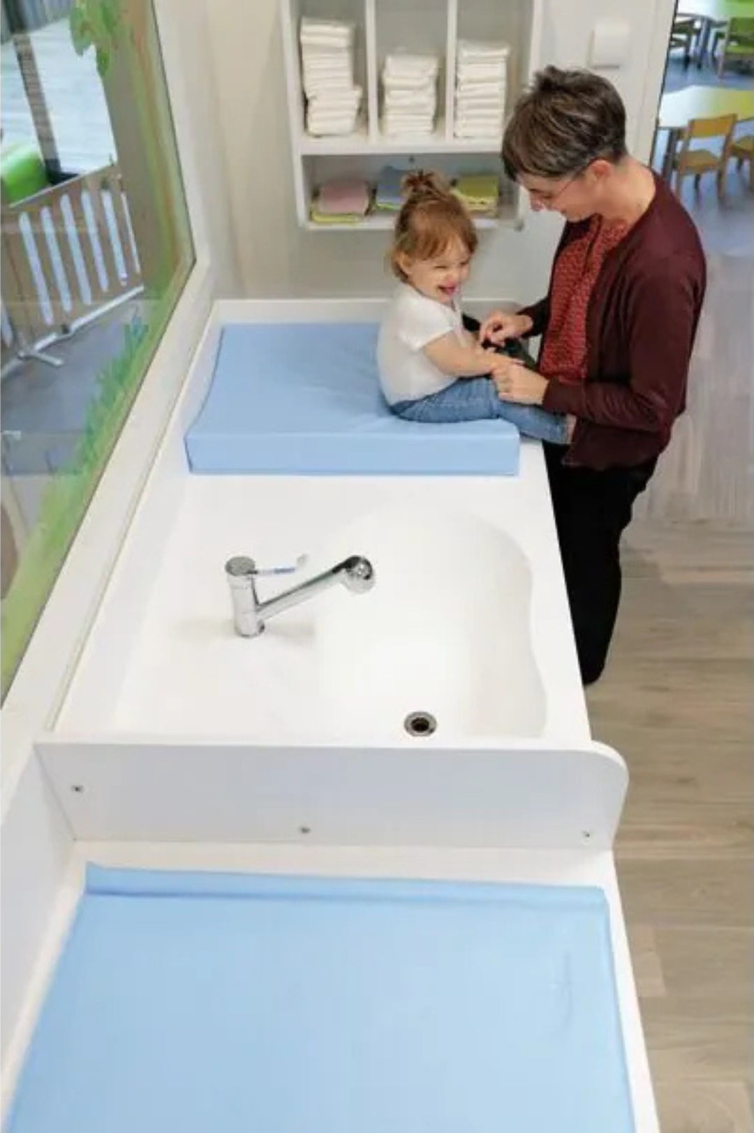 Kazéo pusliborð v/vask, trappu og puslipútu