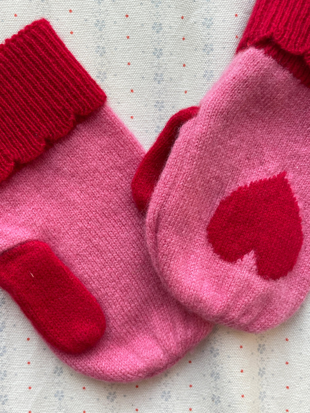 Collette vøttir, Pink