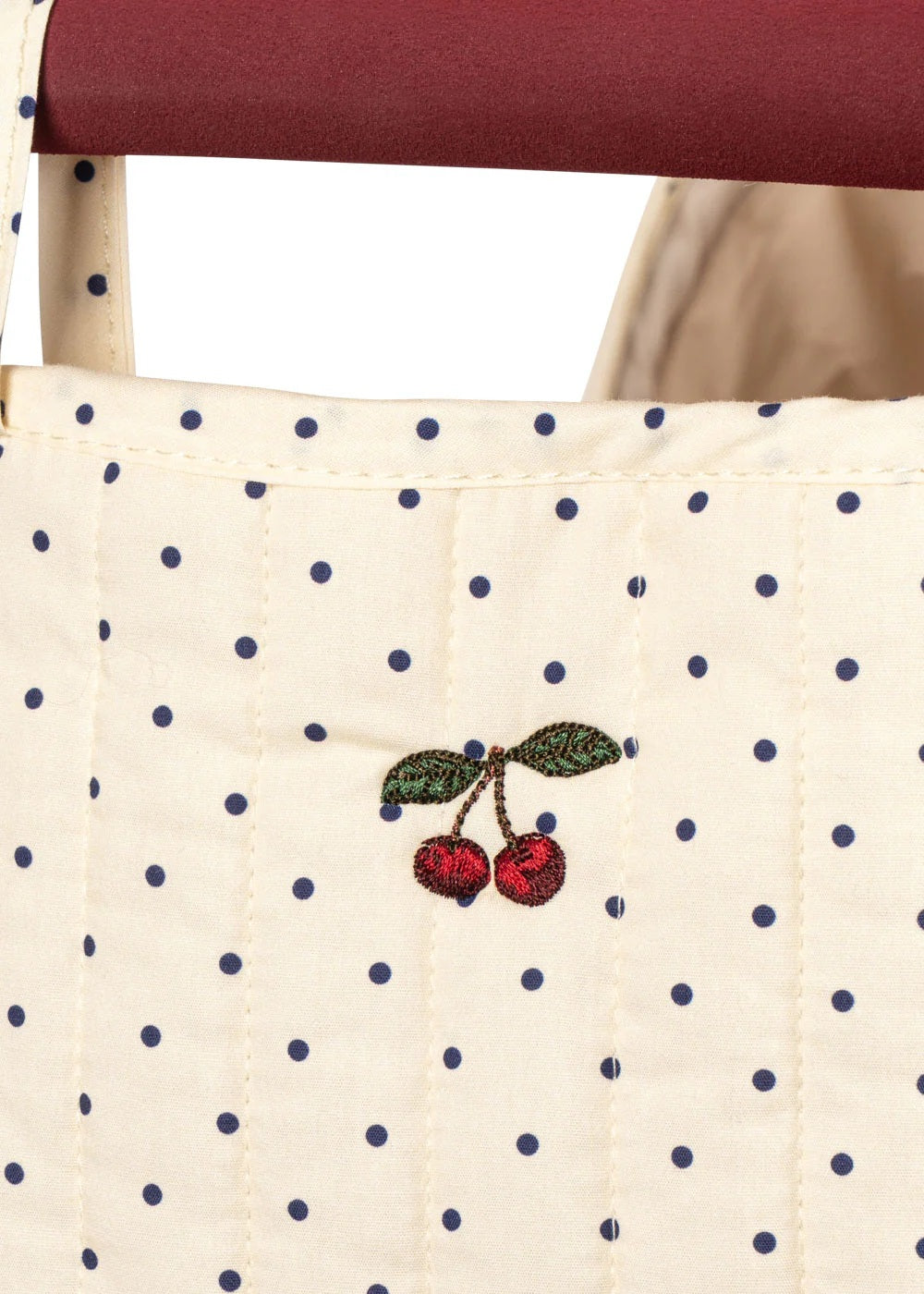 Dukkuvognur, Estate Dot