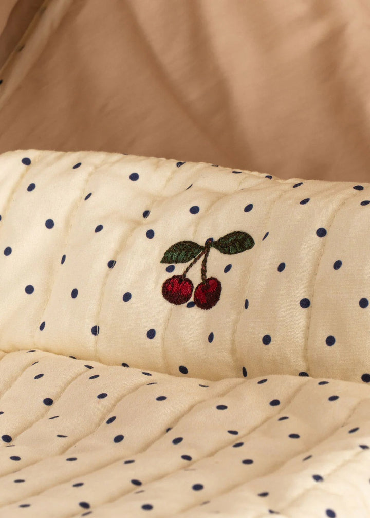 Dukkuvognur, Estate Dot