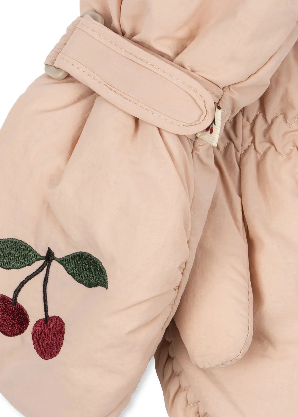 Juno vøttir, Cherry