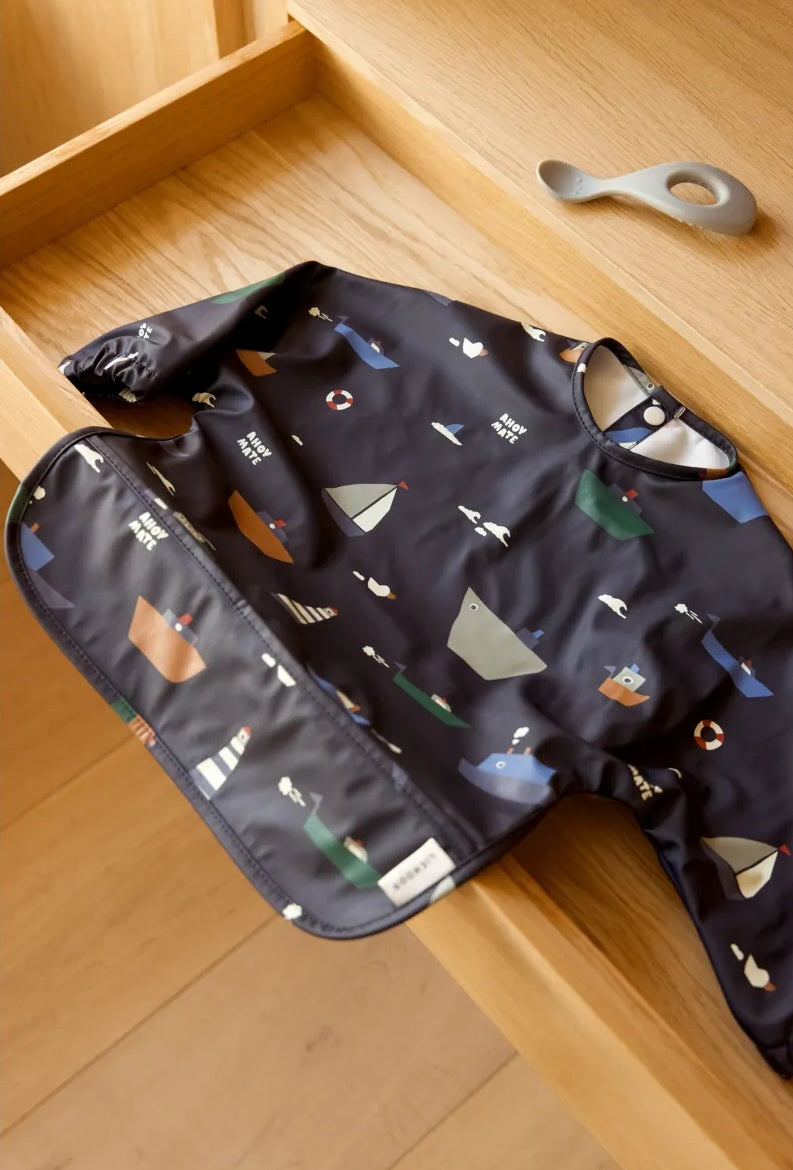 Merle bringuklútur, Sailing