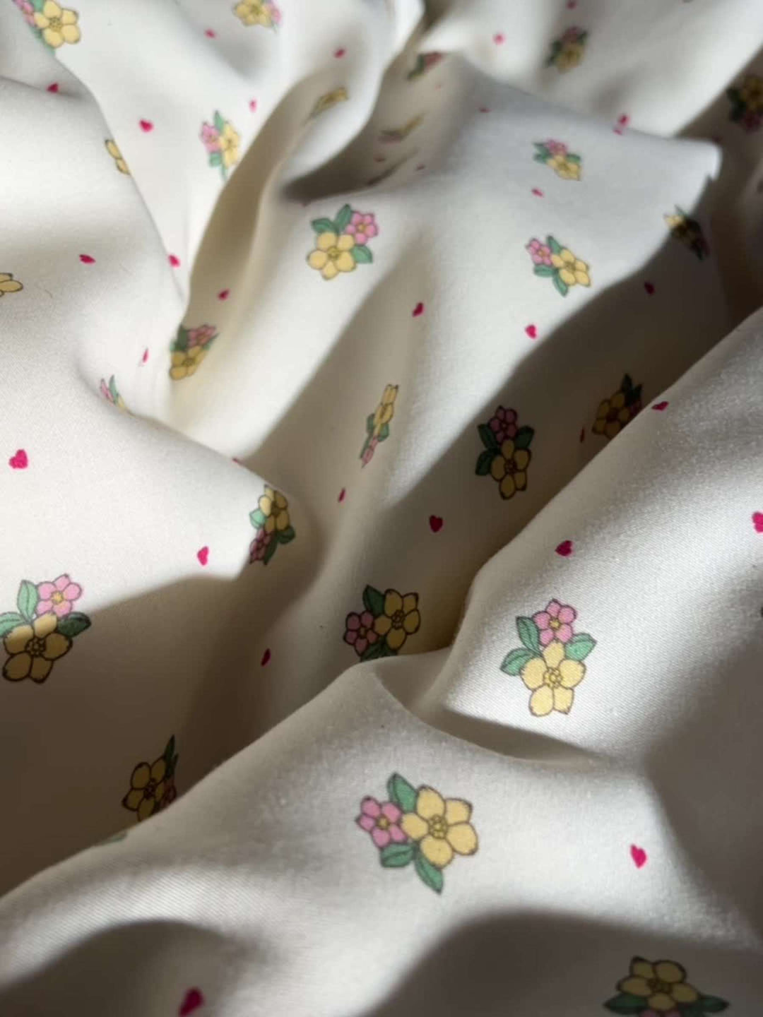 Levi seingjarklæðir, Sweetheart Petals