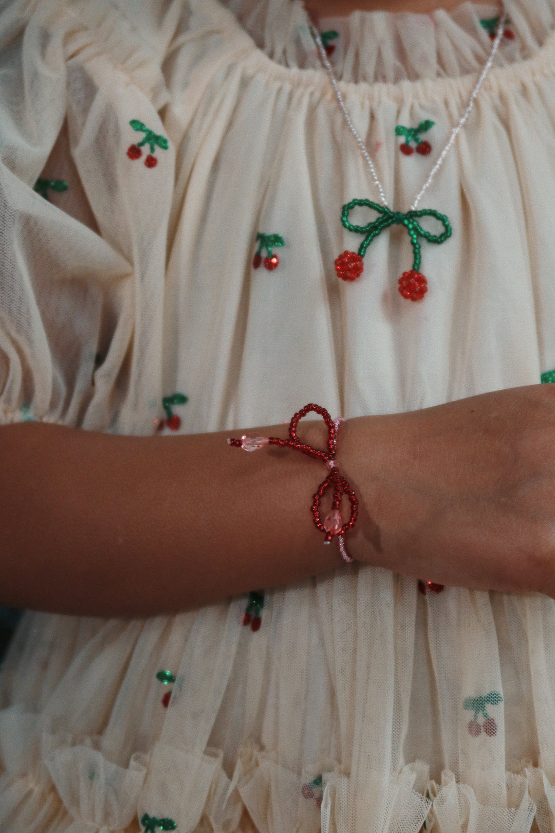 Pearly Cherry háls- og armband