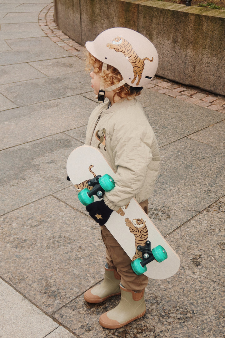 Skateboard, Tiger