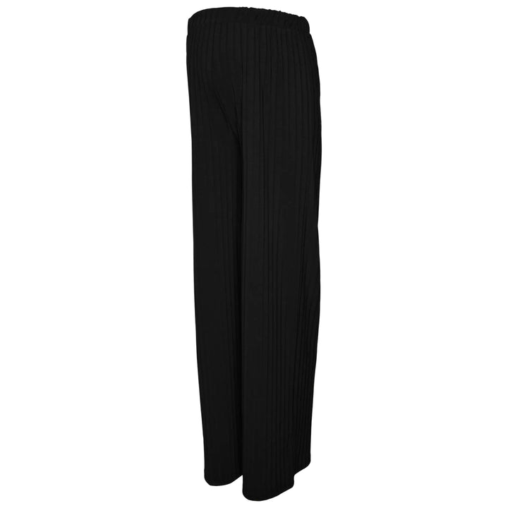 Lucy buxur, Black