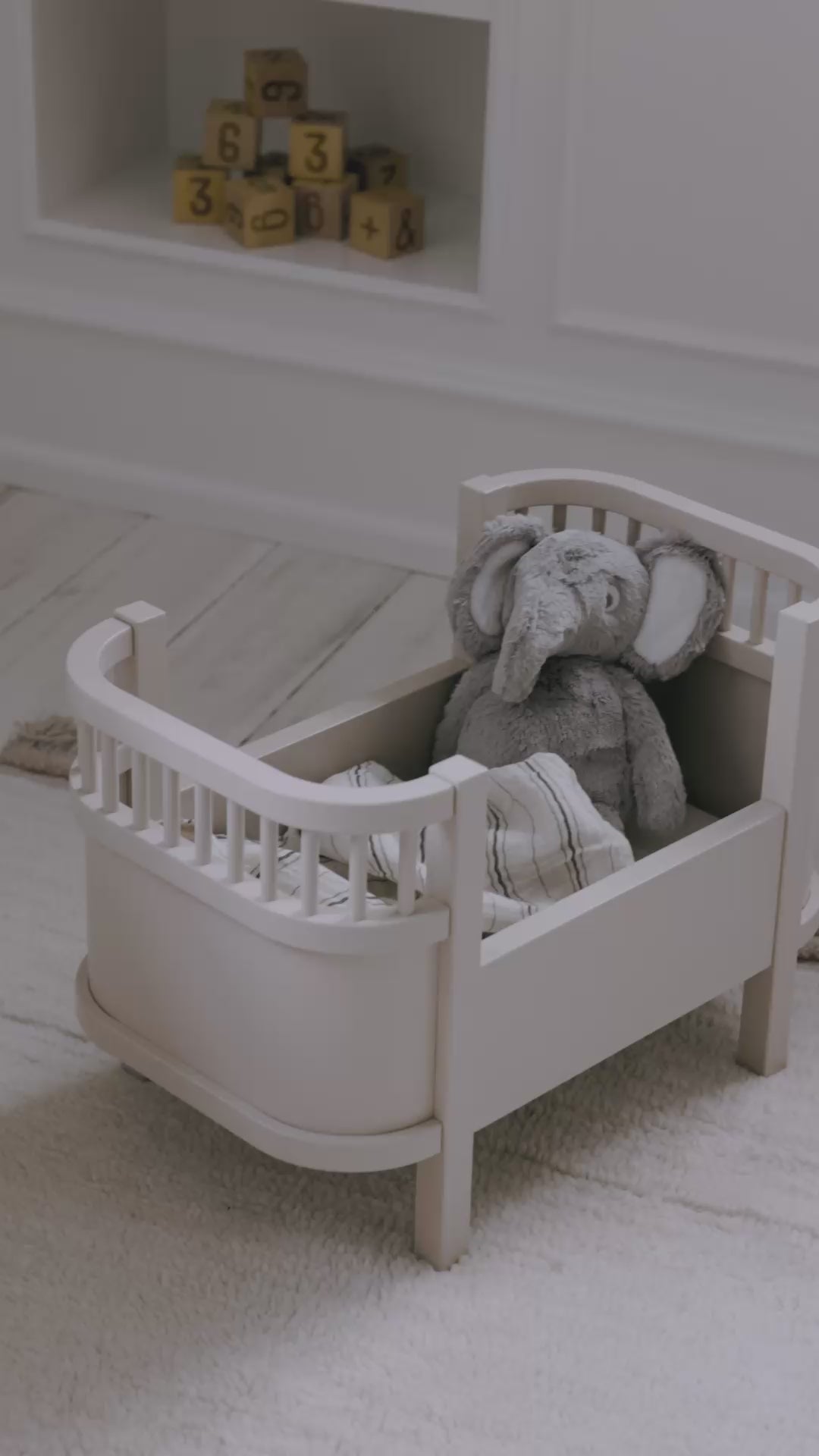 Dukkusong við madrassu, Birchbark Rose