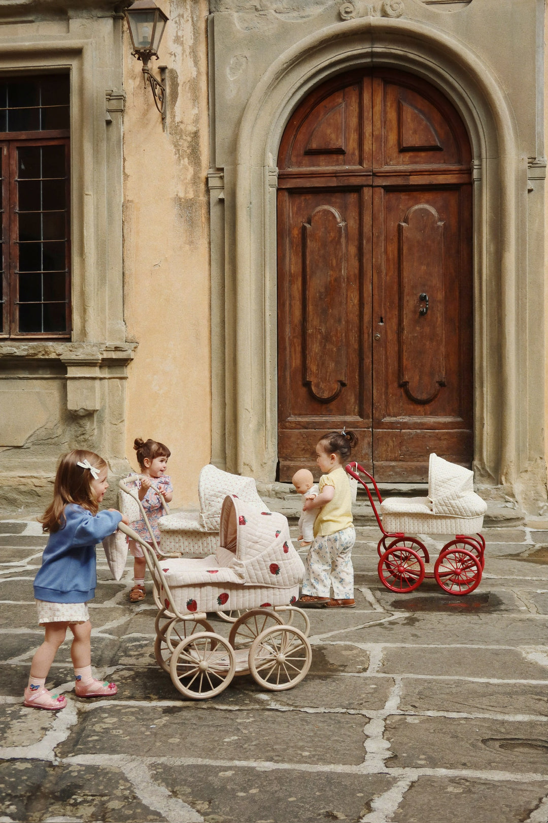 Dukkuvognur, Estate Dot