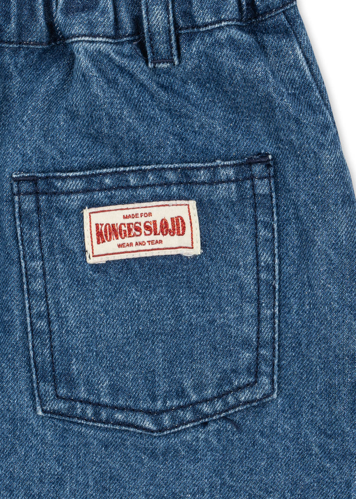 Magot niðurdeilur, Denim Blue