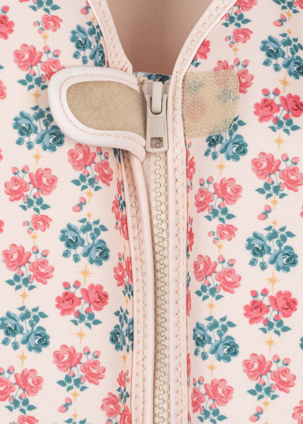 Svimjivestur, Lumina Rose