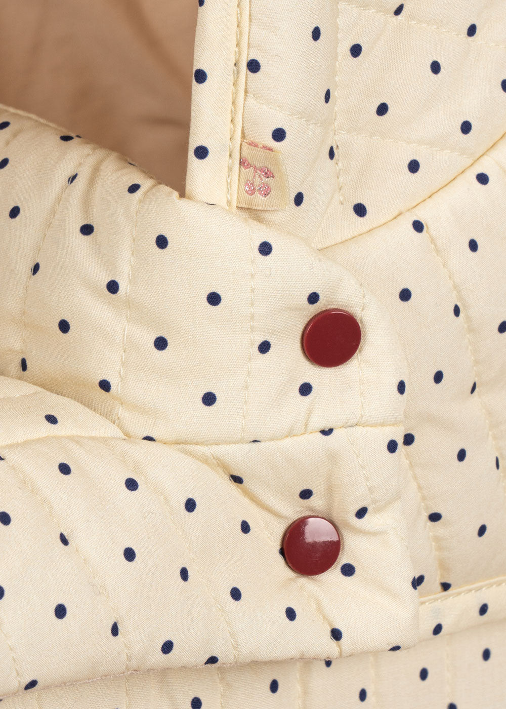 Dukkuvognur, Estate Dot