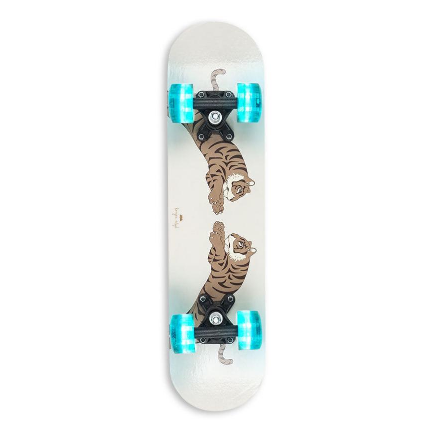 Skateboard, Tiger